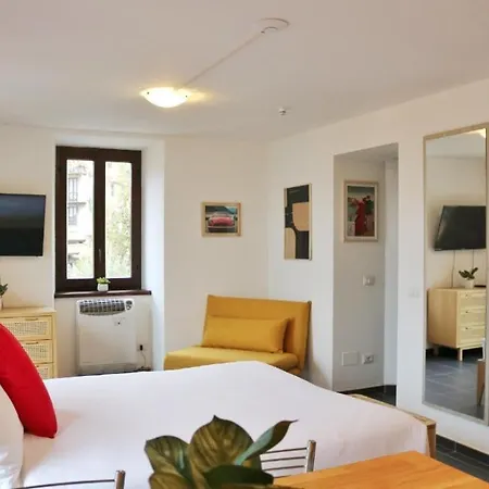 Red - By Myhomeincomo Apartment Argegno